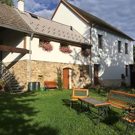 Apartman Na Vrsku Klenovice  Екстериор снимка