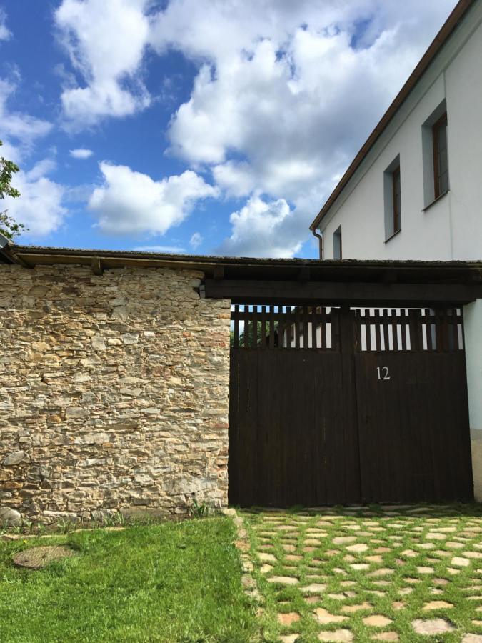 Apartman Na Vrsku Klenovice  Екстериор снимка